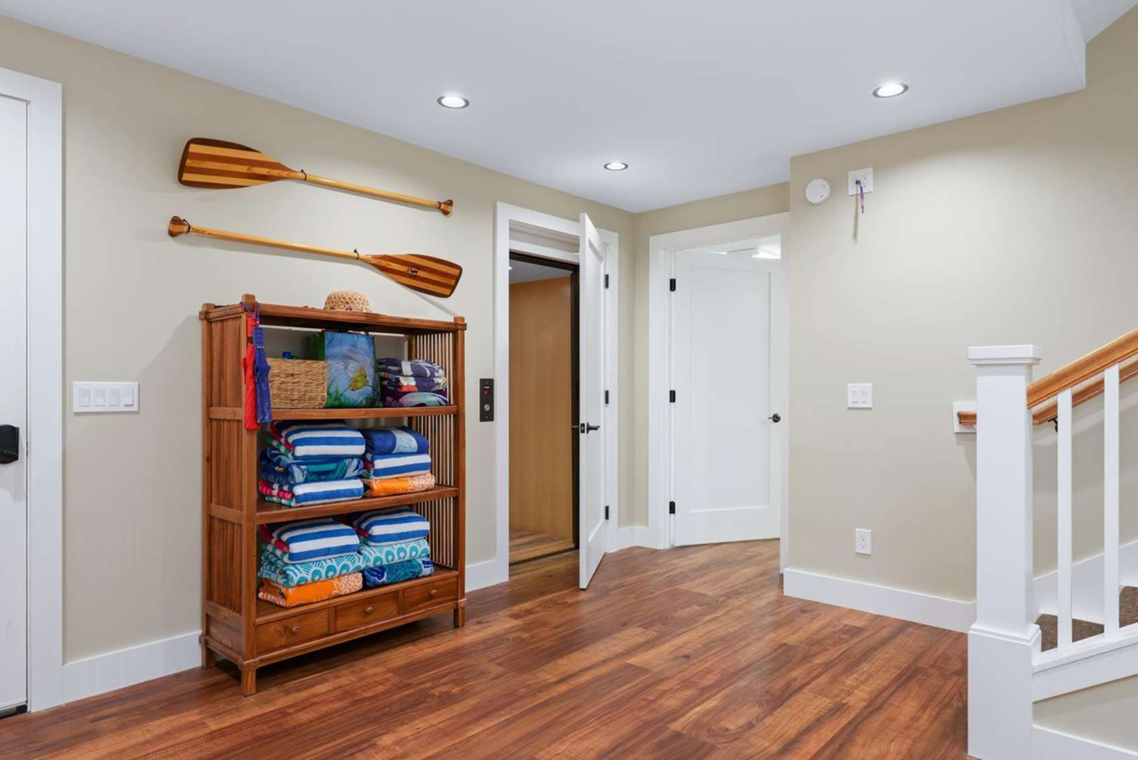A view of the 1st floor foyer including the elevator