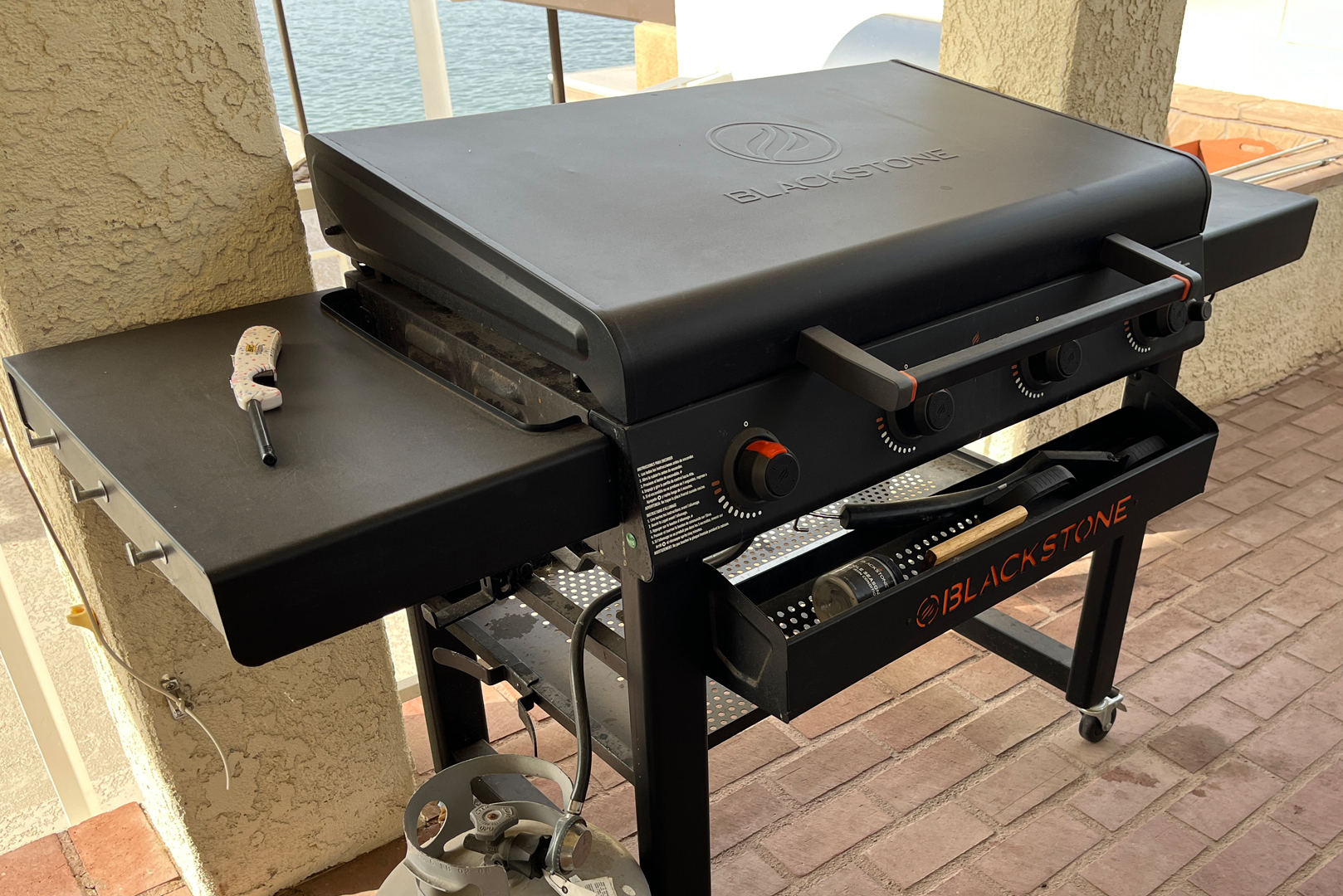 A view of the Blackstone griddle on the river lanai