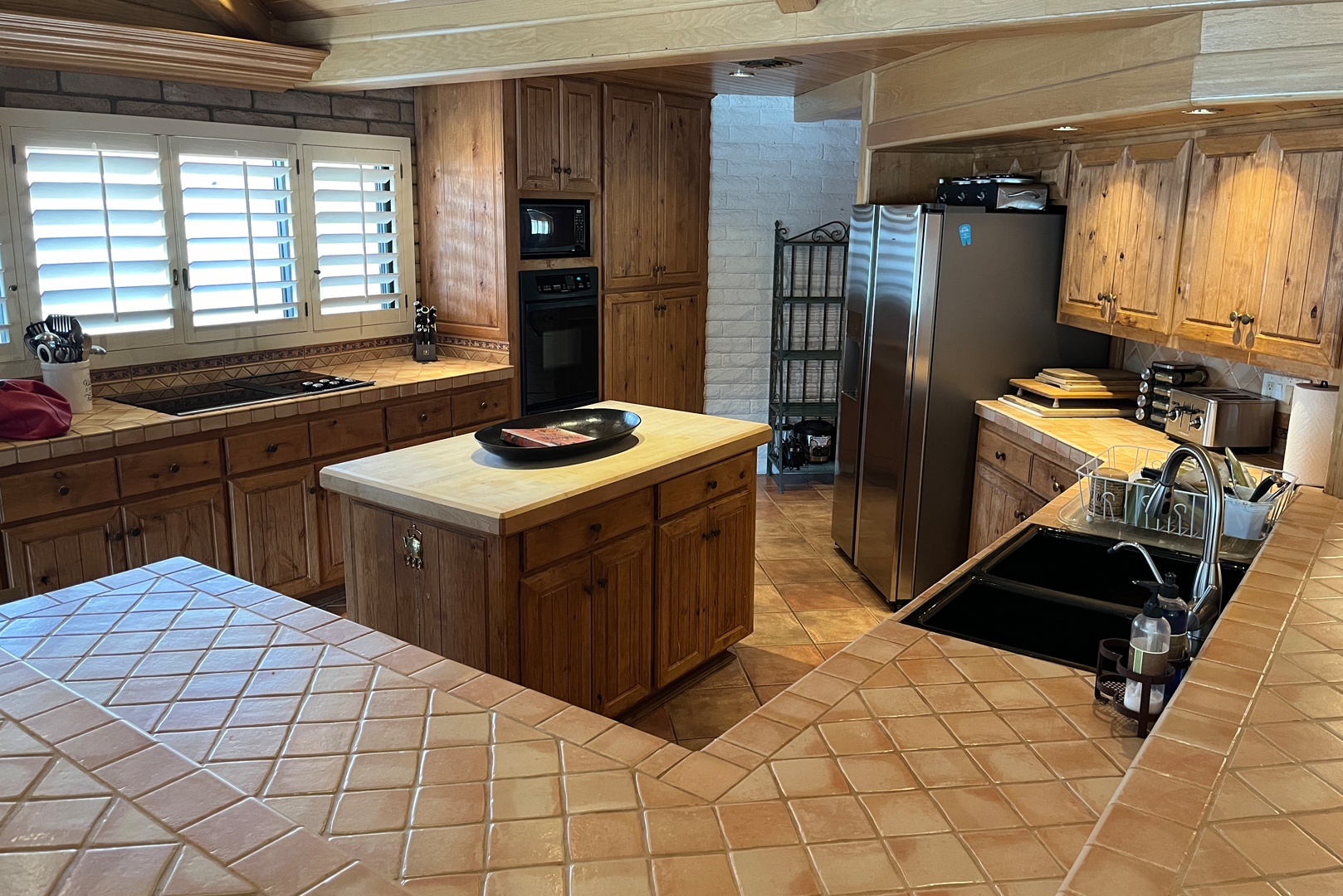 A view of the kichen area